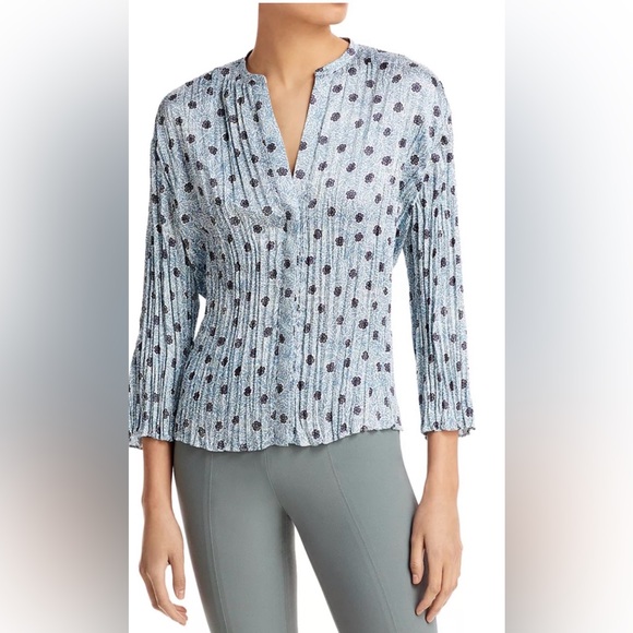 Vince Camellia Print Pleated Blouse, Pale Bay Blue, XS, Never Worn NWOT New! - Picture 2 of 10